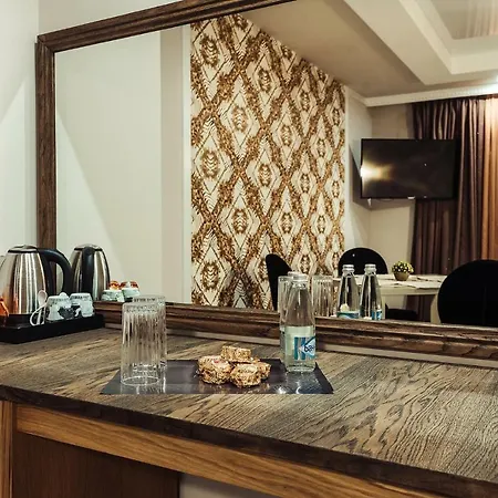 Hotel Opu Boutique 3*